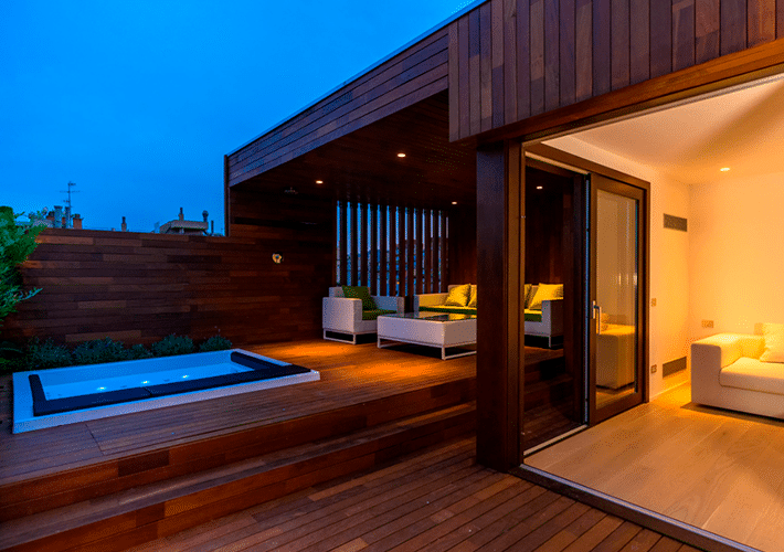 Consejos para elegir un jacuzzi y cómo decorar el espacio